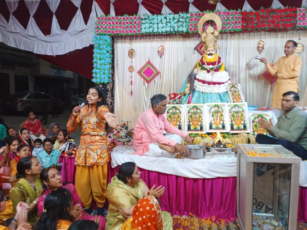 A grand Bhajan Sandhya was organized as part of the Shri Shyam Holi Festival in Barwala